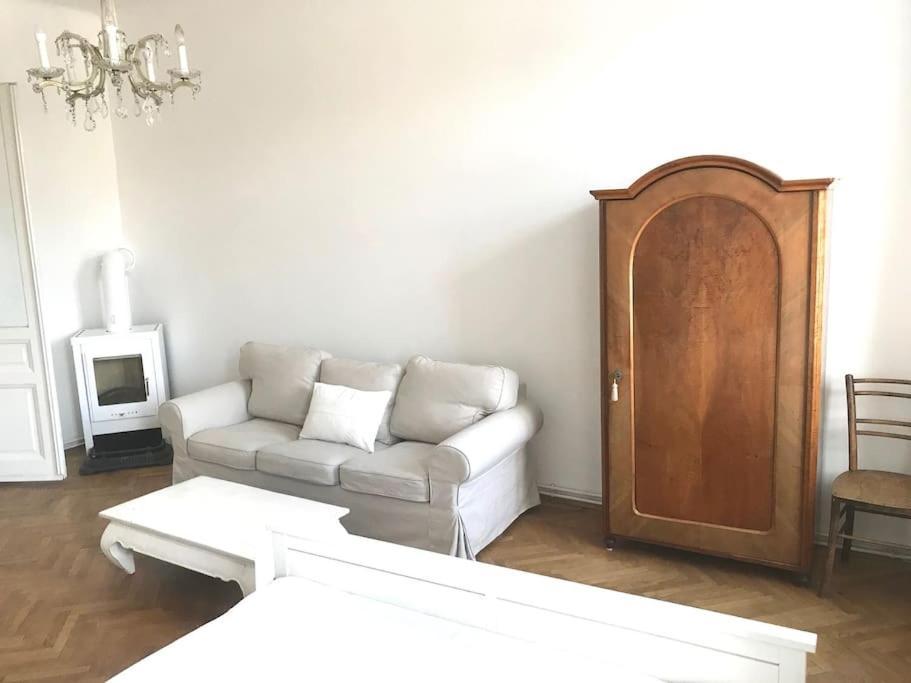 Wiener Altbauwohnung Vienna